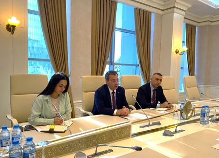 Oman Sultanlığı Şura Məclisinin sədri Bakıda səfərdədir