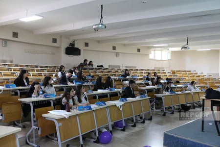 Ankarada 400-dən çox lisey şagirdi Türk dünyasının aktual problemlərini müzakirə edir
