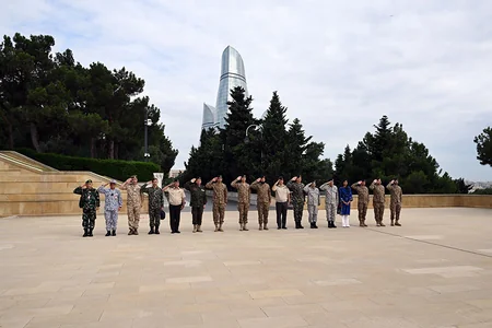 Azerbaijan, Pakistan discuss development of military ties