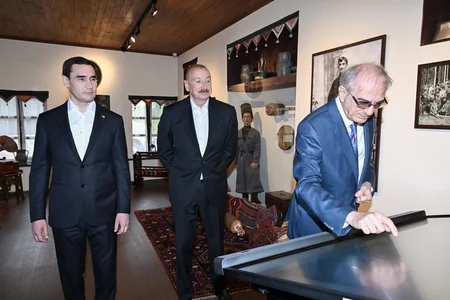 İlham Əliyev və Türkmənistan Prezidenti Şuşada Bülbülün ev-muzeyində olublar