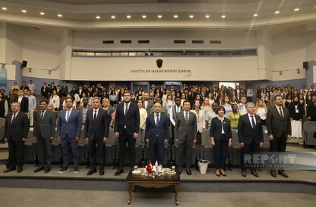 Ankarada 400-dən çox lisey şagirdi Türk dünyasının aktual problemlərini müzakirə edir