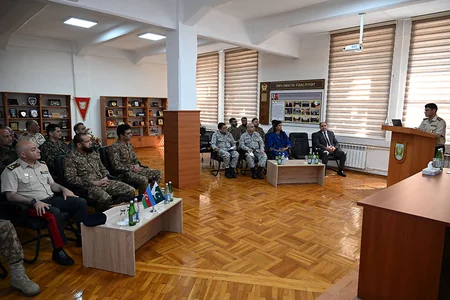 Azerbaijan, Pakistan discuss development of military ties