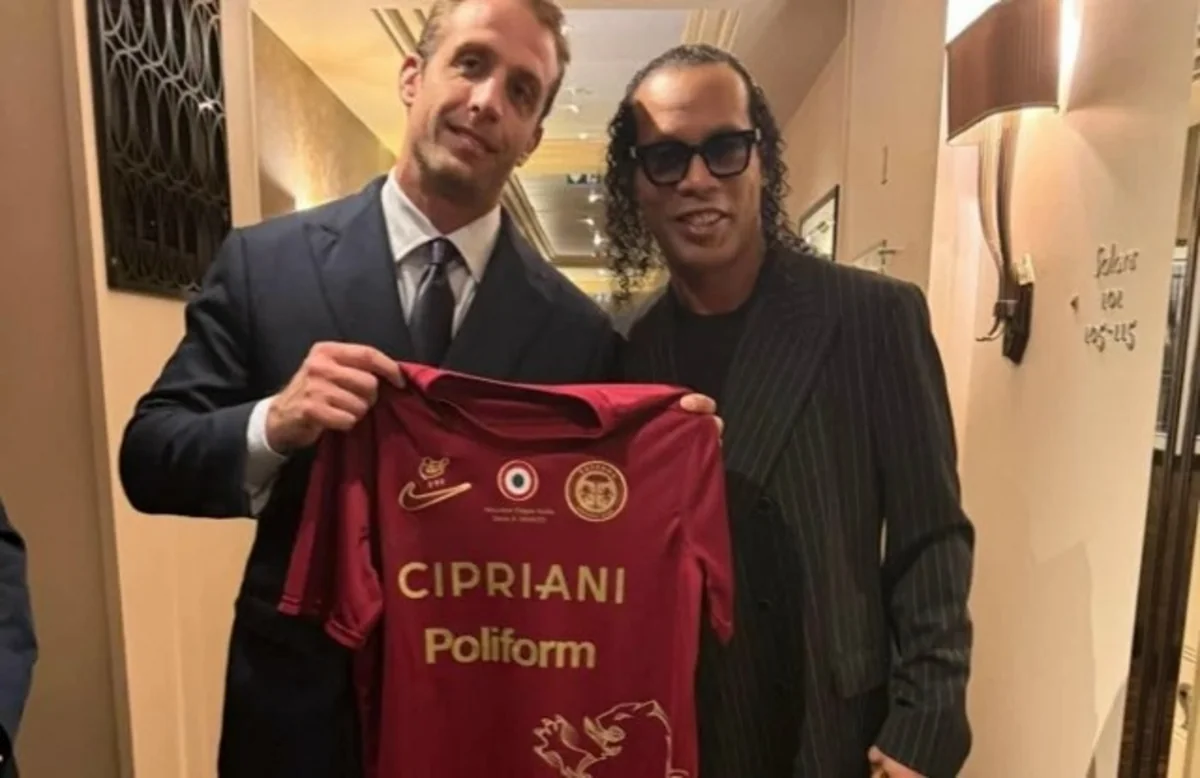 Ronaldinyo karyerasını bərpa edib, İtaliya klubu futbolçunun transferini açıqlayıb