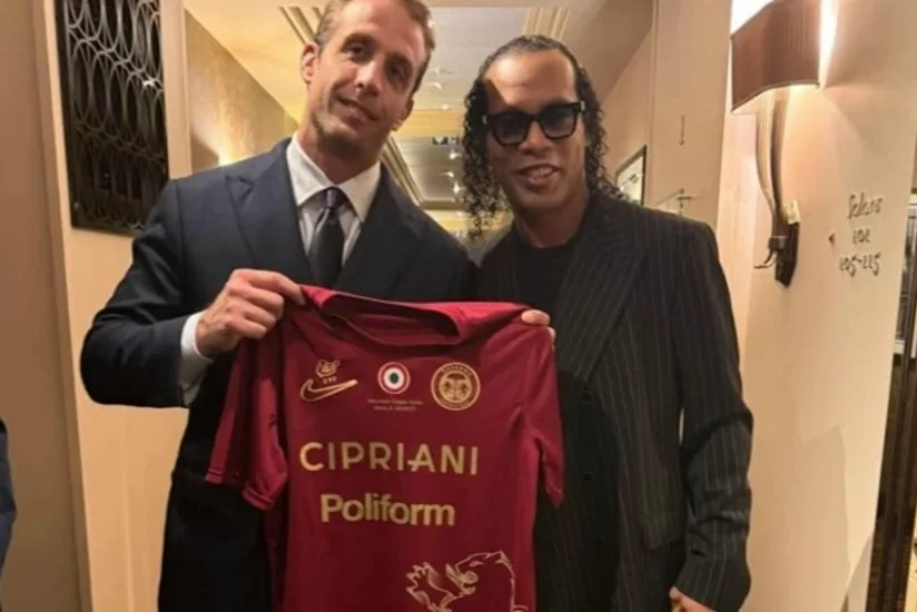 Ronaldinyo karyerasını bərpa edib, İtaliya klubu futbolçunun transferini açıqlayıb