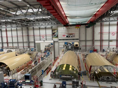 Azərbaycanlı jurnalistlər şəhər içində şəhər - Hamburqdakı Airbus zavodu ilə tanış olublar