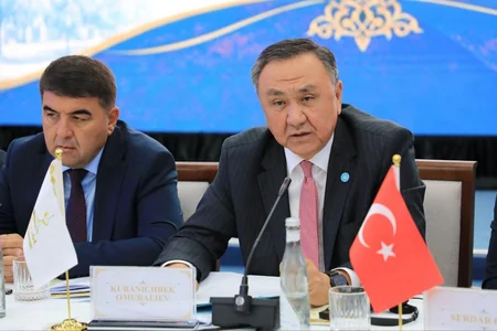 Adil Kərimli beynəlxalq forumda Azərbaycanda muğam sənətinə olan diqqət barədə danışıb