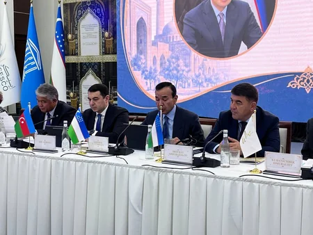 Adil Kərimli beynəlxalq forumda Azərbaycanda muğam sənətinə olan diqqət barədə danışıb