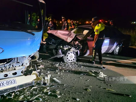 Naxçıvanda minik avtomobili avtobusla toqquşub, 3 nəfər xəsarət alıb