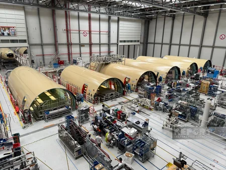 Azərbaycanlı jurnalistlər şəhər içində şəhər - Hamburqdakı Airbus zavodu ilə tanış olublar