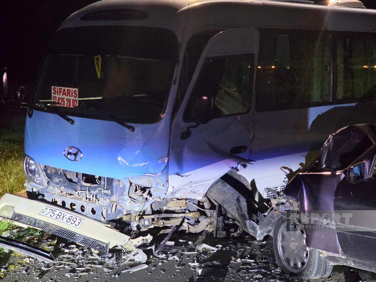 Naxçıvanda minik avtomobili avtobusla toqquşub, 3 nəfər xəsarət alıb