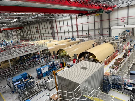 Azərbaycanlı jurnalistlər şəhər içində şəhər - Hamburqdakı Airbus zavodu ilə tanış olublar