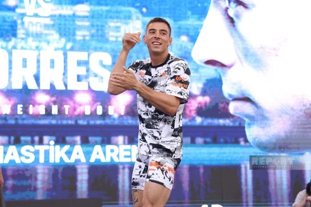 UFC döyüşçüləri Bakıda azarkeşlərlə görüşüblər