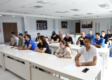 Bakıda voleybol məşqçiləri üçün seminar keçirilib