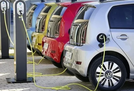 Şahin Bağırov hibrid və elektrik avtomobillərinin idxalında yeni imtiyazların tətbiqi məsələsini şərh edib