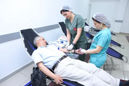 Aşura günü ilə əlaqədar Təzəpir məscidində qanvermə aksiyası keçirilir