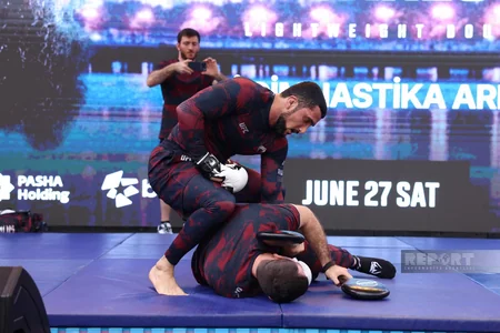 UFC döyüşçüləri Bakıda azarkeşlərlə görüşüblər