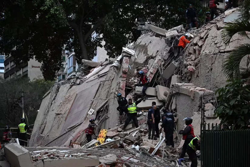 At least 32 killed and 700 injured in powerful Venezuela earthquakes