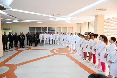 Zakir Həsənov Baş Klinik Hospitalı ziyarət edib