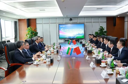 Rövşən Rüstəmov Çindən alınacaq sərnişin qatarlarına baxış keçirib