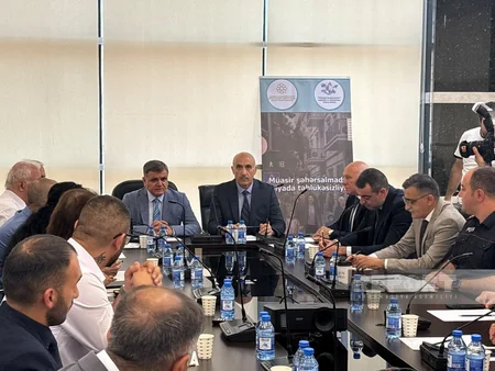 Müasir şəhərsalmada piyada təhlükəsizliyi layihəsi çərçivəsində ictimai müzakirə keçirilib