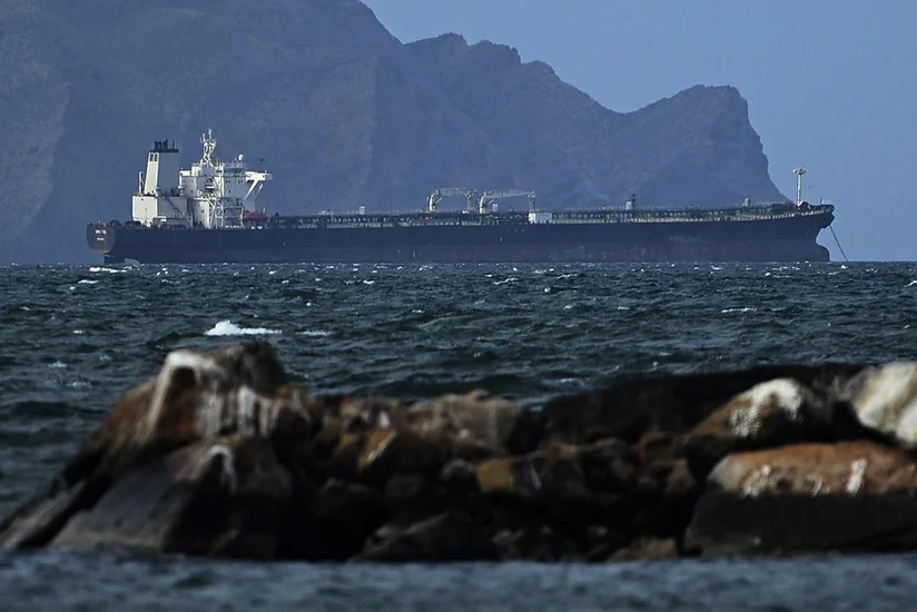 UKMTO: Oman körfəzində gəmiyə mərmi atılıb