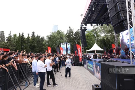 UFC döyüşçüləri Bakıda azarkeşlərlə görüşüblər