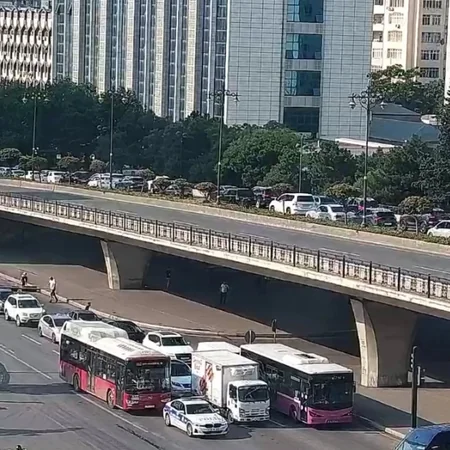 Bakıda 3 istiqamətdə tıxac müşahidə olunur