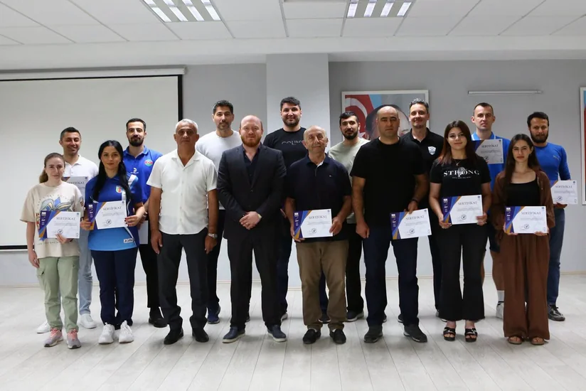 Bakıda voleybol məşqçiləri üçün seminar keçirilib