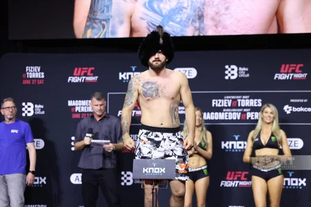 Bakıdakı UFC turnirindən əvvəl döyüşçülər üz-üzə gəliblər