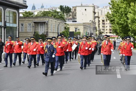 Bakıda hərbi orkestrlərin müşayiəti ilə keçirilən yürüşlər başa çatıb - YENİLƏNİB