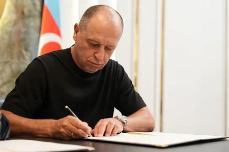 Neftçi Yuri Vernudubla müqavilə müddətini uzadıb