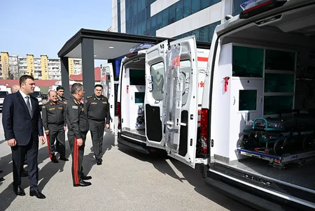 Zakir Həsənov yeni istifadəyə verilən idman zalında və Baş Klinik Hospitalda yaradılan şəraitlə tanış olub