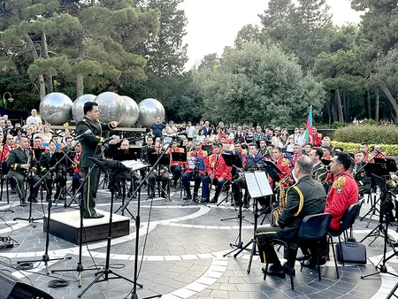 Azerbaijani and Turkish military orchestras perform festive concert in Baku