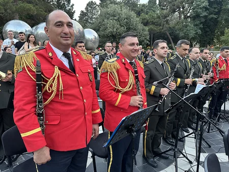 Azerbaijani and Turkish military orchestras perform festive concert in Baku