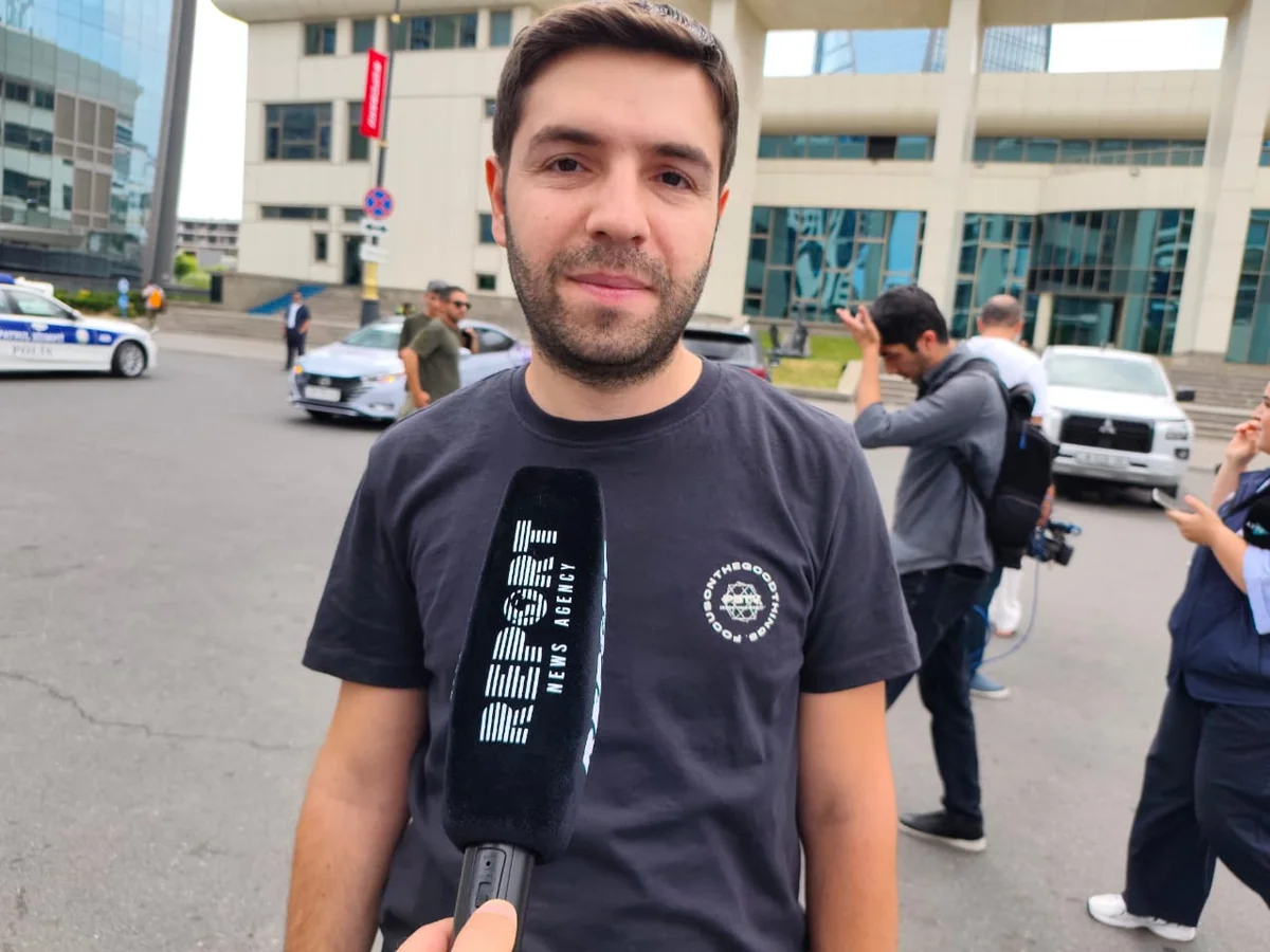 Bakı sakini: Övladımızla birlikdə hərbi yürüşü sona qədər izlədik