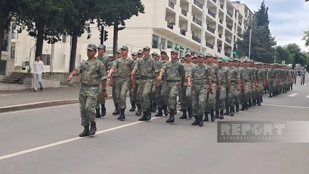 Xankəndi şəhərində hərbçilərin yürüşü keçirilir