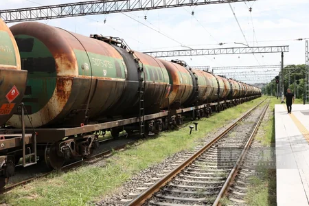 Азербайджан направил в Армению очередной состав с нефтепродуктами
