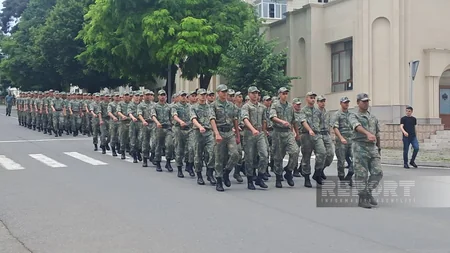 Xankəndi şəhərində hərbçilərin yürüşü keçirilir