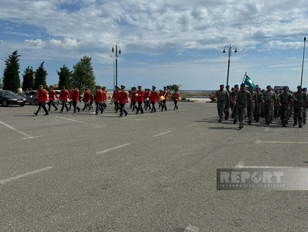 Sumqayıt bulvarında hərbi qulluqçuların yürüşü keçirilib