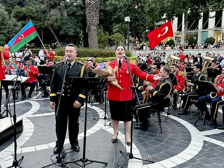 Azerbaijani and Turkish military orchestras perform festive concert in Baku