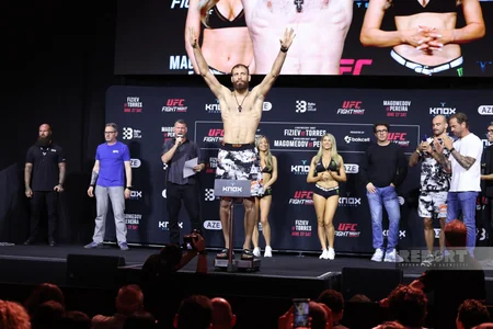 Bakıdakı UFC turnirindən əvvəl döyüşçülər üz-üzə gəliblər
