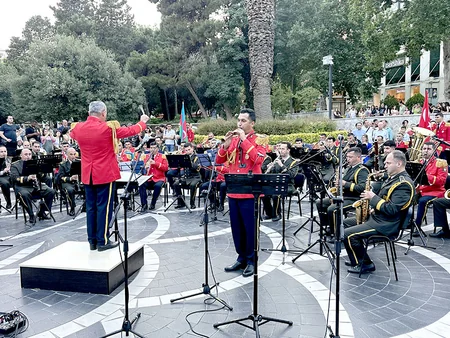 Azerbaijani and Turkish military orchestras perform festive concert in Baku