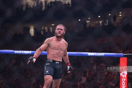 Rafael Fiziyev Bakıdakı UFC turnirinin əsas döyüşündə qələbə qazanıb