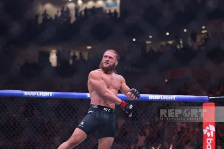 Rafael Fiziyev Bakıdakı UFC turnirinin əsas döyüşündə qələbə qazanıb