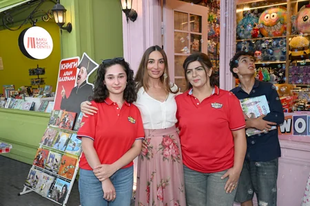 Leyla Əliyeva və Arzu Əliyeva CandyFest yay festivalını ziyarət edib və Sehrli mirvari su sirki şousunu izləyiblər