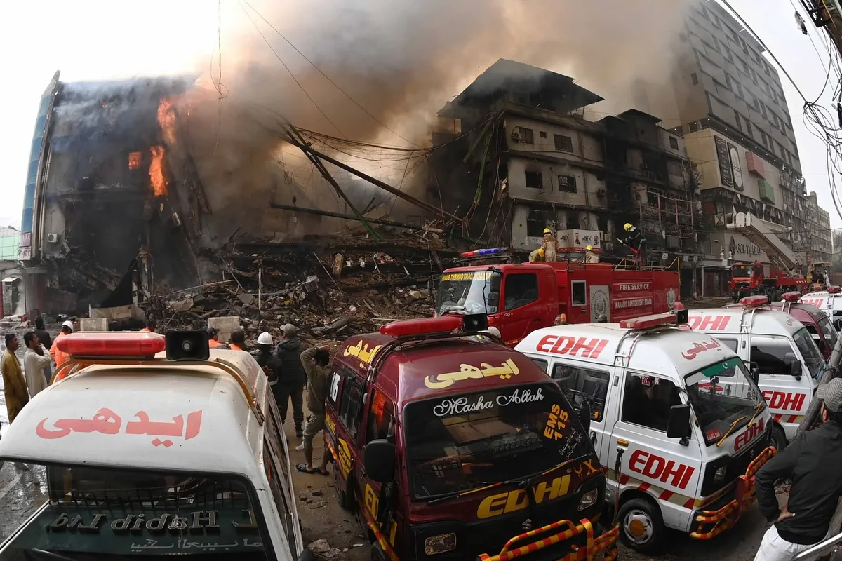 Six killed in terrorist attack on Rangers headquarters in Karachi - UPDATED