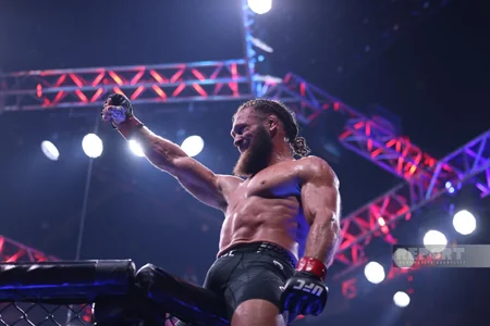 Rafael Fiziyev Bakıdakı UFC turnirinin əsas döyüşündə qələbə qazanıb