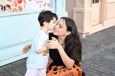 Leyla Əliyeva və Arzu Əliyeva CandyFest yay festivalını ziyarət edib və Sehrli mirvari su sirki şousunu izləyiblər