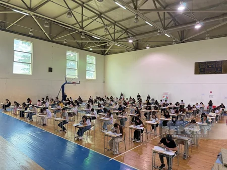 Marneulidə azərbaycanlı abituriyentlər üçün ödənişsiz sınaq imtahanı keçirilib