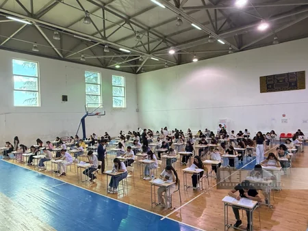Marneulidə azərbaycanlı abituriyentlər üçün ödənişsiz sınaq imtahanı keçirilib